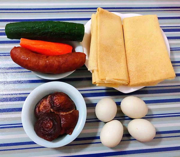 雞蛋時蔬煎餅卷的做法-咸鮮味炒菜譜-易網<a href=http://www.fnaogov.cn/ target=_blank class=infotextkey>健康養生</a>網 雞蛋時蔬煎餅卷的做法-咸鮮味炒菜譜