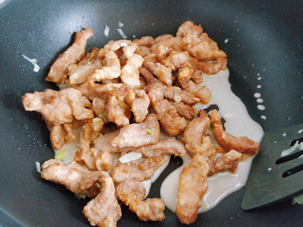 糖醋里脊的做法-酸甜味炒菜譜