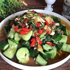 刀拍黃瓜你是怎么做的？跟我的做法一樣嗎？的做法-家常味拌菜譜