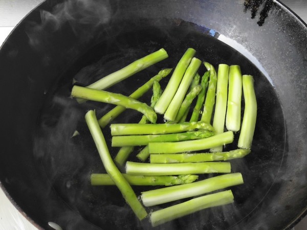 蒜香油淋蘆筍的做法-酸辣味拌菜譜