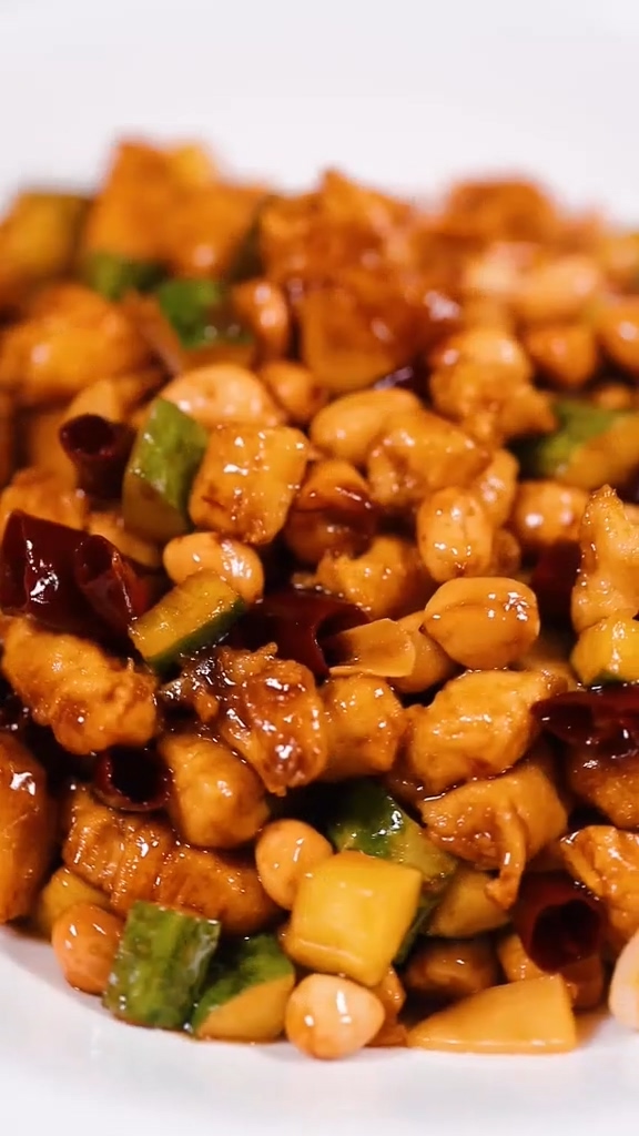 宮保雞丁的做法-咸鮮味炒菜譜-易網健康養(yǎng)生網 宮保雞丁的做法-咸鮮味炒菜譜