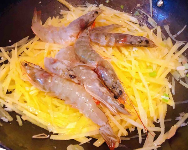 海蝦炒土豆絲的做法-咸鮮味炒菜譜-易網(wǎng)健康養(yǎng)生網(wǎng) 海蝦炒土豆絲的做法-咸鮮味炒菜譜
