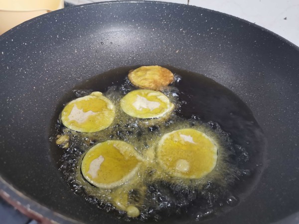 炸茄盒的做法-家常味炸菜譜-易網(wǎng)健康養(yǎng)生網(wǎng) 炸茄盒的做法-家常味炸菜譜