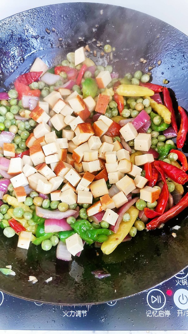 辣炒鮮豌豆的做法-香辣味炒菜譜-易網健康養生網 辣炒鮮豌豆的做法-香辣味炒菜譜