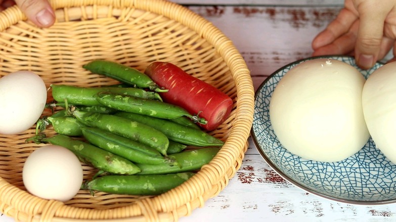 素炒饅頭丁的做法-家常味炒菜譜-易網(wǎng)<a href=http://www.fnaogov.cn/ target=_blank class=infotextkey>健康養(yǎng)生</a>網(wǎng) 素炒饅頭丁的做法-家常味炒菜譜