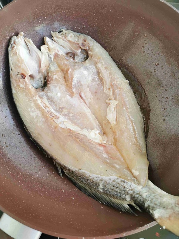 紅燒大黃魚的做法-咸鮮味燒菜譜