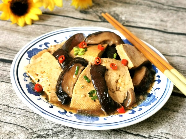 香菇燒豆腐的做法-家常味燒菜譜-易網(wǎng)健康養(yǎng)生網(wǎng) 香菇燒豆腐的做法-家常味燒菜譜