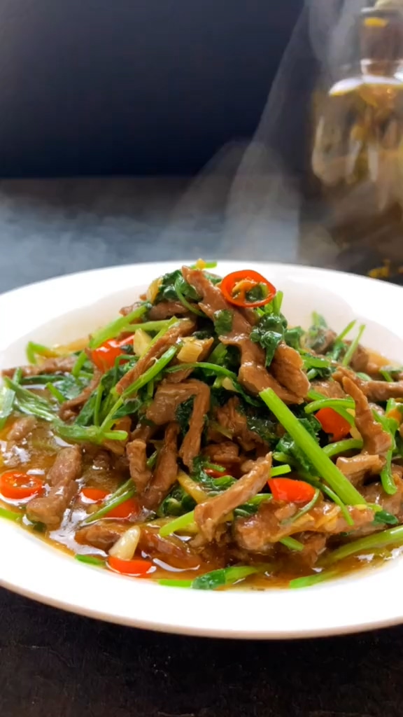 小炒牛肉的做法-咸鮮味炒菜譜-易網健康養(yǎng)生網 小炒牛肉的做法-咸鮮味炒菜譜