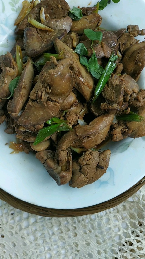 大蔥炒雞肝補(bǔ)氣血的做法-家常味炒菜譜-易網(wǎng)健康養(yǎng)生網(wǎng) 大蔥炒雞肝補(bǔ)氣血的做法-家常味炒菜譜