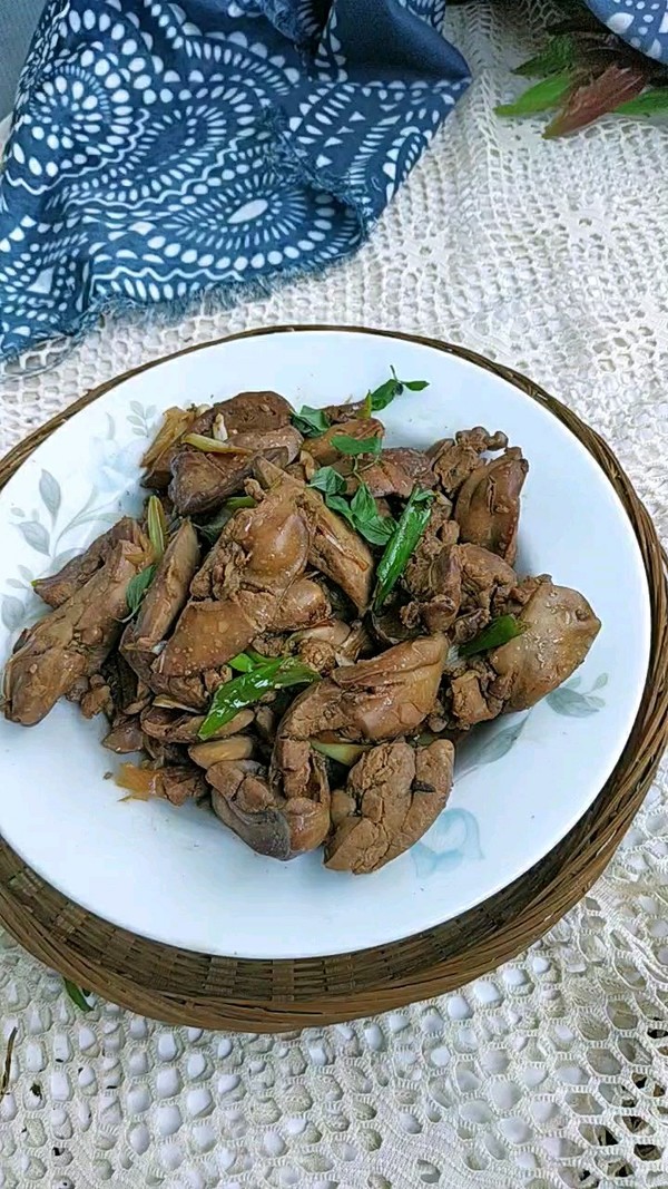 大蔥炒雞肝補(bǔ)氣血的做法-家常味炒菜譜-易網(wǎng)健康養(yǎng)生網(wǎng) 大蔥炒雞肝補(bǔ)氣血的做法-家常味炒菜譜