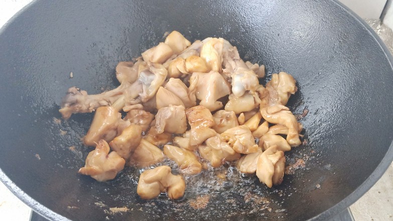 雞腿燉土豆的做法-醬香味燉菜譜-易網(wǎng)健康養(yǎng)生網(wǎng) 雞腿燉土豆的做法-醬香味燉菜譜