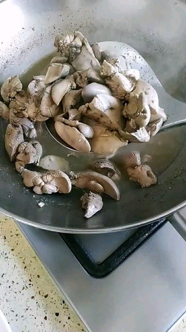 大蔥炒雞肝補(bǔ)氣血的做法-家常味炒菜譜