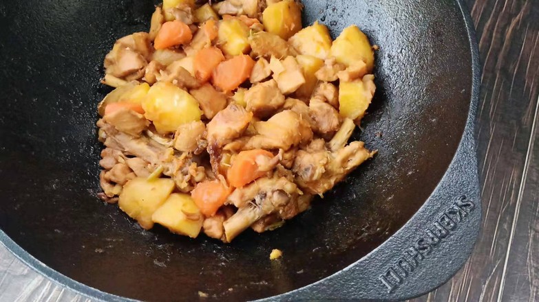 雞腿燉土豆的做法-醬香味燉菜譜-易網(wǎng)健康養(yǎng)生網(wǎng) 雞腿燉土豆的做法-醬香味燉菜譜
