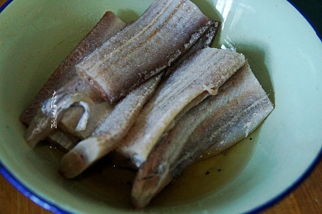 香煎帶魚的做法-咸鮮味煎菜譜-易網健康養生網 香煎帶魚的做法-咸鮮味煎菜譜
