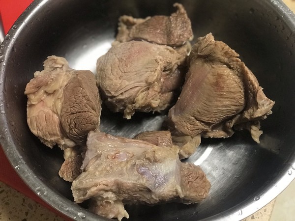家庭版醬牛肉的做法-家常味燉菜譜-易網(wǎng)健康養(yǎng)生網(wǎng) 家庭版醬牛肉的做法-家常味燉菜譜