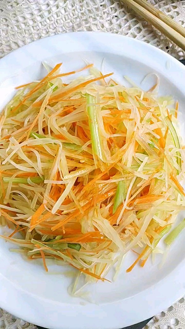 酸辣爽口土豆絲的做法-酸辣味拌菜譜-易網(wǎng)健康養(yǎng)生網(wǎng) 酸辣爽口土豆絲的做法-酸辣味拌菜譜