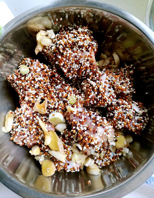 三色藜麥～藜麥蒸排骨的做法-家常味蒸菜譜
