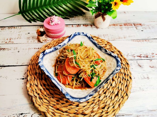 豆芽炒香腸的做法-咸鮮味炒菜譜-易網(wǎng)健康養(yǎng)生網(wǎng) 豆芽炒香腸的做法-咸鮮味炒菜譜