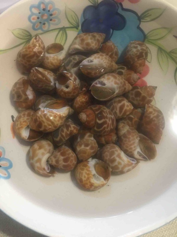 醉酒煮花螺的做法-香辣味煮菜譜-易網<a href=http://www.fnaogov.cn/ target=_blank class=infotextkey>健康養生</a>網 醉酒煮花螺的做法-香辣味煮菜譜