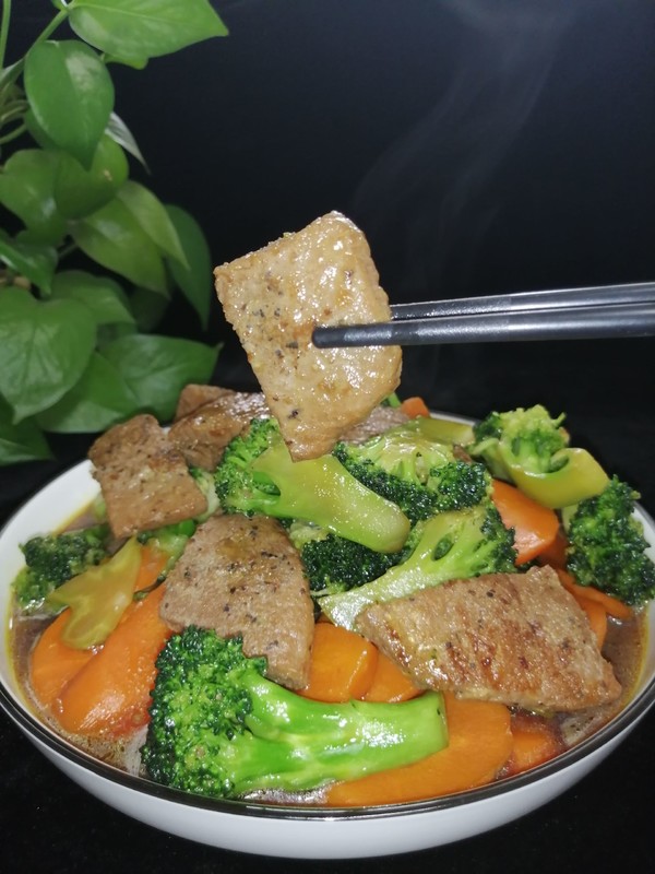 牛排雜燴的做法-家常味炒菜譜-易網健康養生網 牛排雜燴的做法-家常味炒菜譜