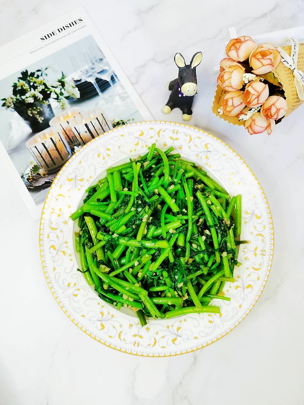 蒜蓉茼蒿的做法-咸鮮味炒菜譜-易網(wǎng)健康養(yǎng)生網(wǎng) 蒜蓉茼蒿的做法-咸鮮味炒菜譜