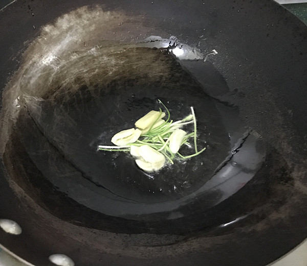 毛豆燒鴨翅的做法-家常味燒菜譜