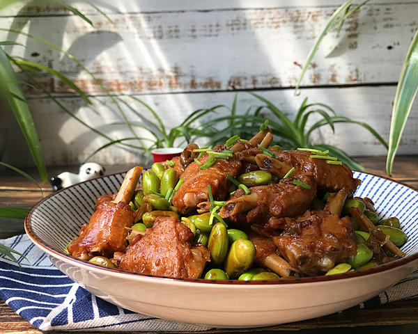 毛豆燒鴨翅的做法-家常味燒菜譜