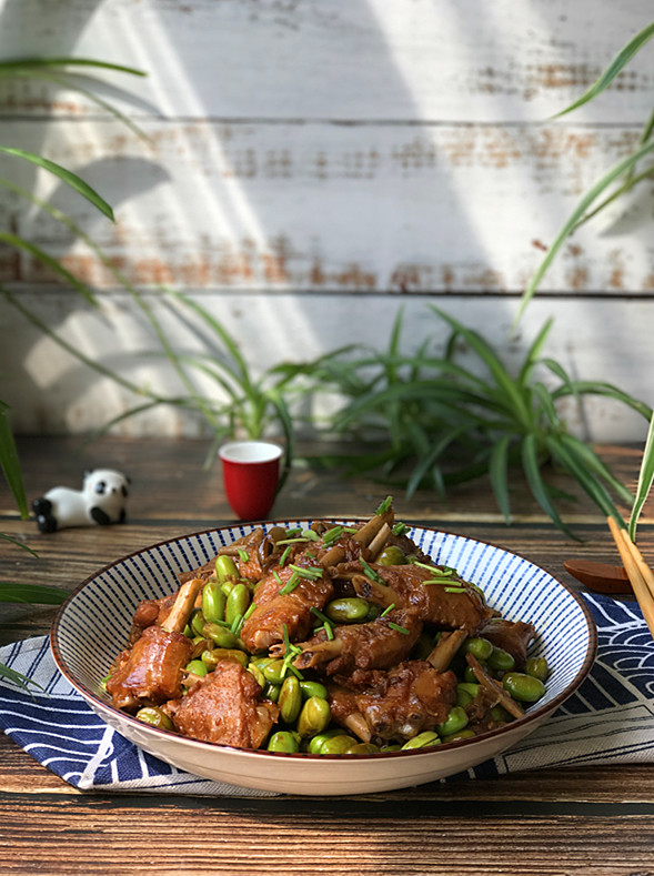 毛豆燒鴨翅的做法-家常味燒菜譜