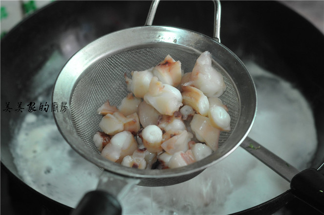 醬香八爪魚的做法-家常味炒菜譜-易網健康養生網 醬香八爪魚的做法-家常味炒菜譜