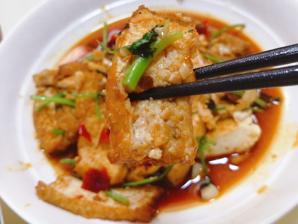 煎炒豆腐的做法-香辣味炒菜譜-易網(wǎng)健康養(yǎng)生網(wǎng) 煎炒豆腐的做法-香辣味炒菜譜