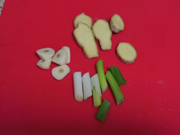 腐乳燒排骨的做法-家常味燒菜譜-易網<a href=http://www.fnaogov.cn/ target=_blank class=infotextkey>健康養生</a>網 腐乳燒排骨的做法-家常味燒菜譜