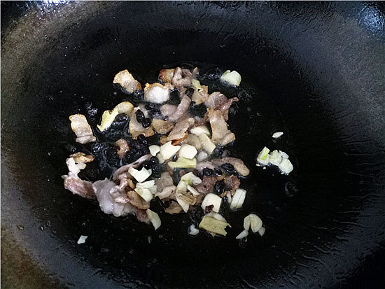 家鄉豆腐的做法-咸鮮味炒菜譜