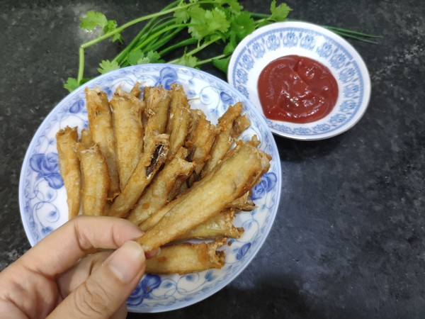 香酥沙丁魚的做法-家常味炸菜譜-易網健康養生網 香酥沙丁魚的做法-家常味炸菜譜