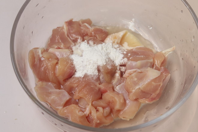 雙椒辣子雞丁的做法-香辣味炒菜譜-易網健康養生網 雙椒辣子雞丁的做法-香辣味炒菜譜