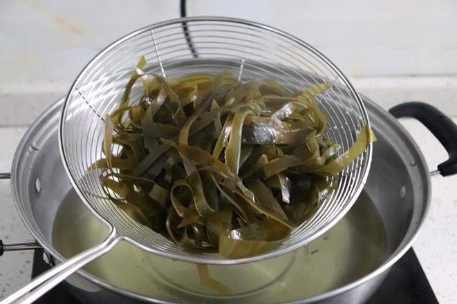 涼拌海帶絲的做法-香辣味拌菜譜-易網(wǎng)健康養(yǎng)生網(wǎng) 涼拌海帶絲的做法-香辣味拌菜譜