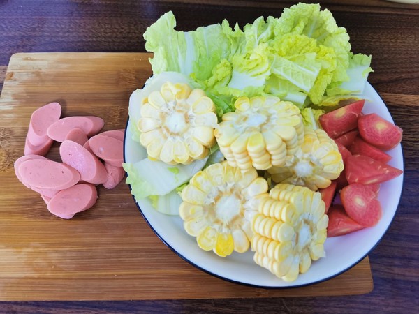 白菜玉米清脂養(yǎng)顏湯的做法-咸鮮味煮菜譜