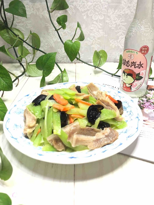 萵筍炒肚片的做法-家常味炒菜譜-易網健康養生網 萵筍炒肚片的做法-家常味炒菜譜
