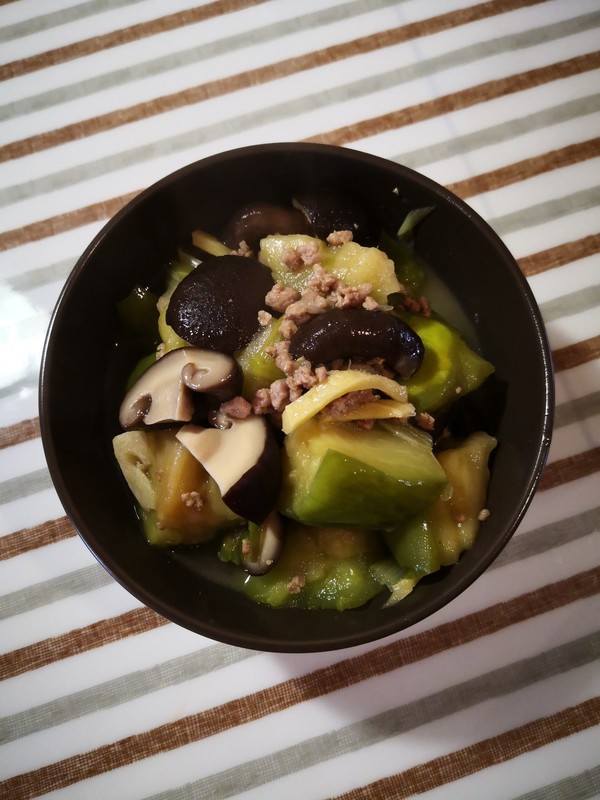 茄子燉香菇的做法-家常味燉菜譜-易網健康養生網 茄子燉香菇的做法-家常味燉菜譜