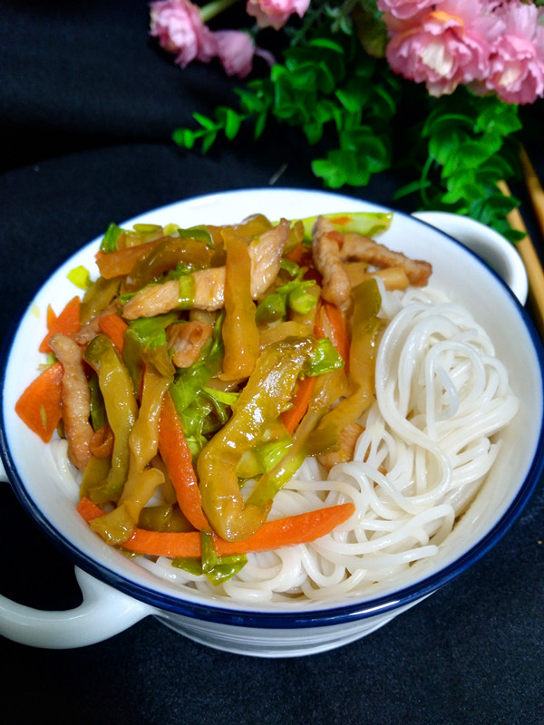榨菜肉絲面的做法-家常味炒菜譜-易網健康養生網 榨菜肉絲面的做法-家常味炒菜譜
