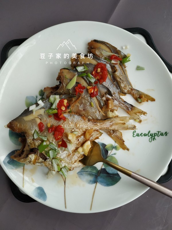 香燜小海魚的做法-咸鮮味燜菜譜
