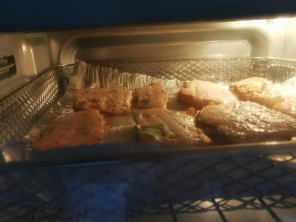 炸三文魚排的做法-咸鮮味炸菜譜