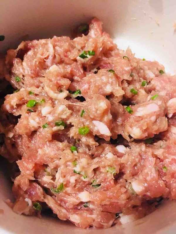 紅燒油面筋塞肉的做法-家常味燒菜譜-易網(wǎng)<a href=http://www.fnaogov.cn/ target=_blank class=infotextkey>健康養(yǎng)生</a>網(wǎng) 紅燒油面筋塞肉的做法-家常味燒菜譜