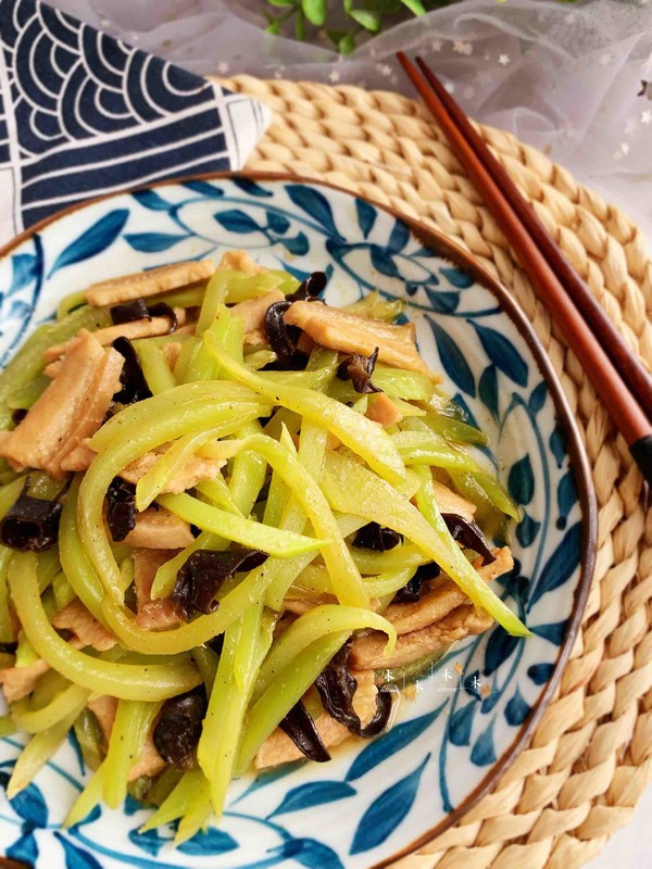 青筍炒肉絲的做法-家常味炒菜譜
