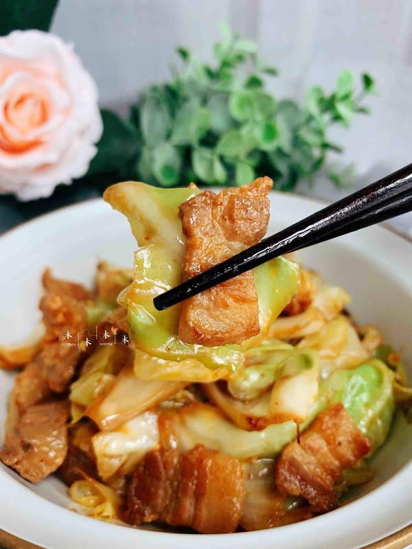 油腐乳包菜炒肉的做法-香辣味炒菜譜-易網(wǎng)健康養(yǎng)生網(wǎng) 油腐乳包菜炒肉的做法-香辣味炒菜譜