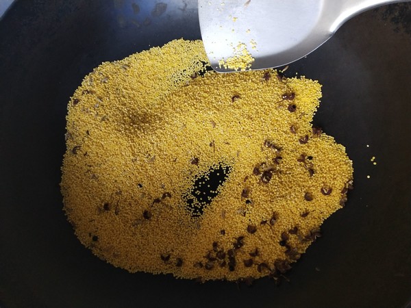 香糯小米扣肉的做法-家常味蒸菜譜