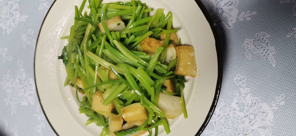 芹菜炒魚豆腐的做法-家常味炒菜譜-易網健康養生網 芹菜炒魚豆腐的做法-家常味炒菜譜