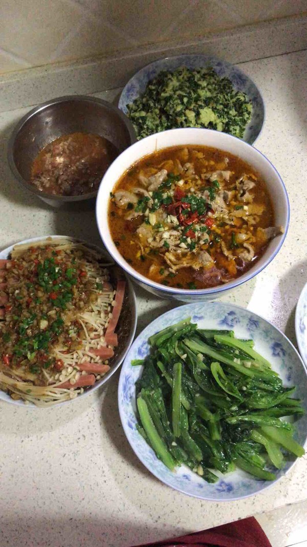 水煮肉片的做法-家常味煮菜譜-易網<a href=http://www.fnaogov.cn/ target=_blank class=infotextkey>健康養生</a>網 水煮肉片的做法-家常味煮菜譜