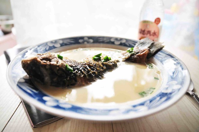 鯽魚湯的做法-家常味燉菜譜-易網(wǎng)健康養(yǎng)生網(wǎng) 鯽魚湯的做法-家常味燉菜譜