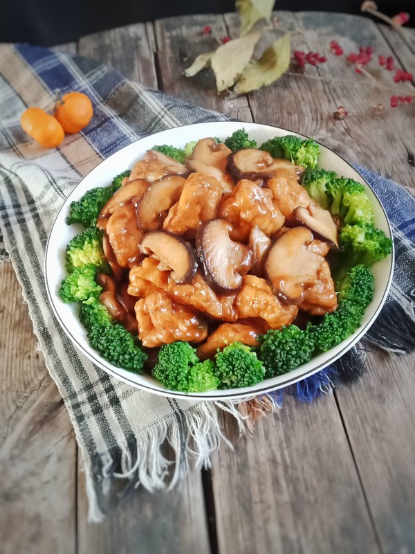 香菇炒豆腐泡的做法-咸鮮味炒菜譜-易網健康養生網 香菇炒豆腐泡的做法-咸鮮味炒菜譜