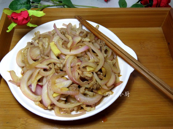 炒洋蔥的做法-家常味炒菜譜-易網(wǎng)健康養(yǎng)生網(wǎng) 炒洋蔥的做法-家常味炒菜譜